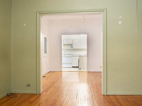 3rd image of 2065 Bourdon St