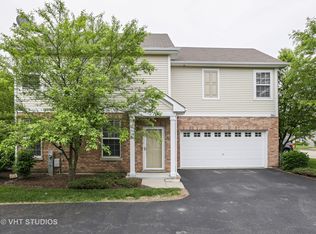 2611 Pondview Dr, Algonquin, IL 60102
