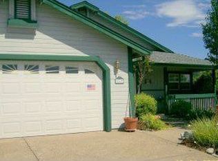 867 Montcrest Dr, Redding, CA 96003