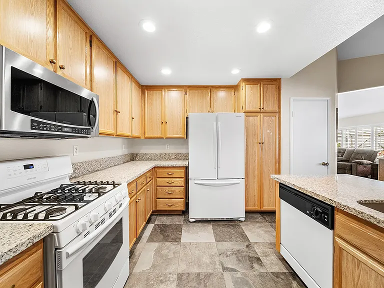40609 Corte Albara — Photo 12