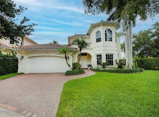 914 Sanibel Dr, Hollywood, FL 33019