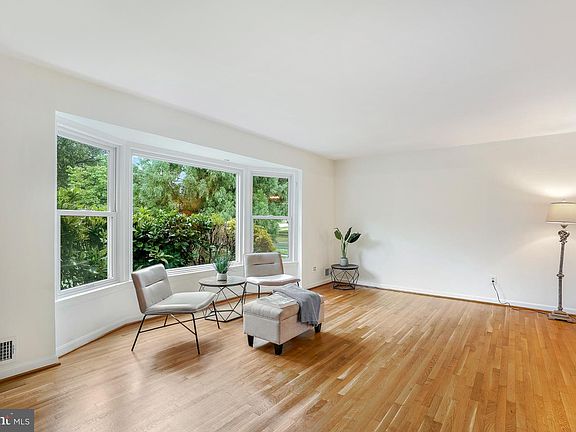 4th image of 500 Nelson St