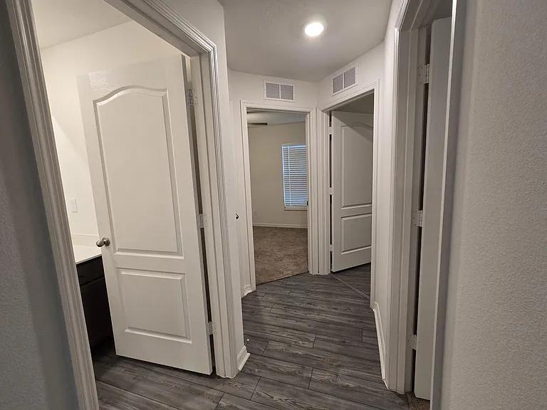 2198 SW Algiers St — Photo 52