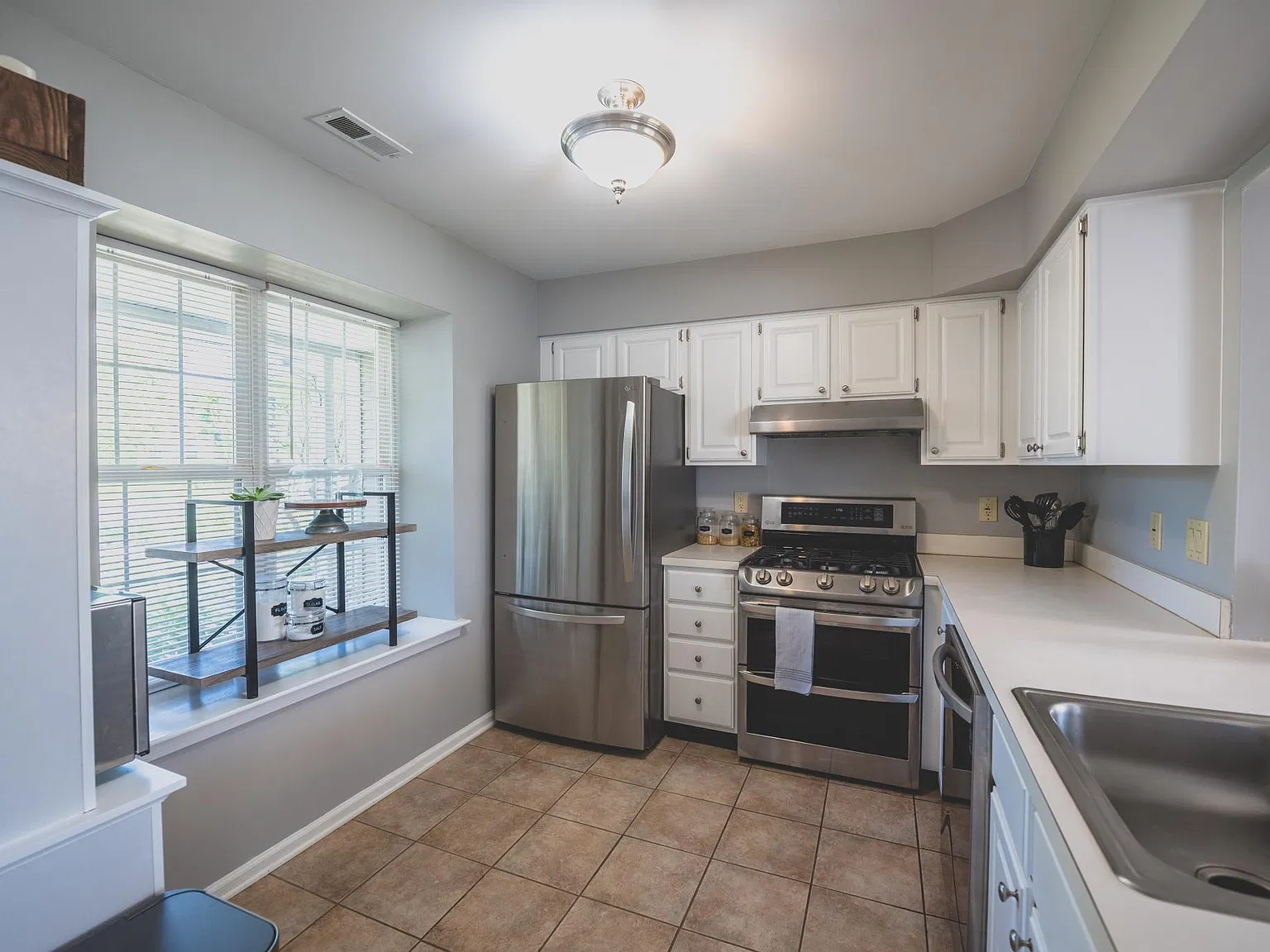 2 bed, 2.5 bath, 1506 sqft, $3,100 — Photo 4