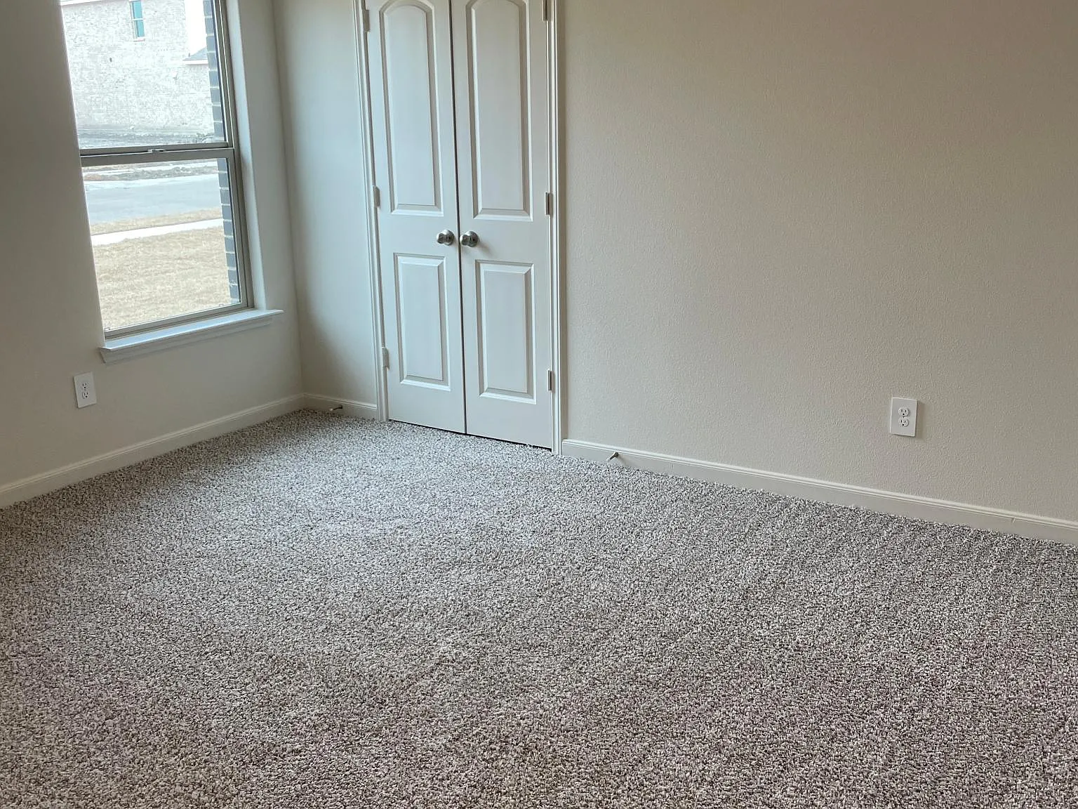 3 bed, 1643 sqft, $2,045 — Photo 3