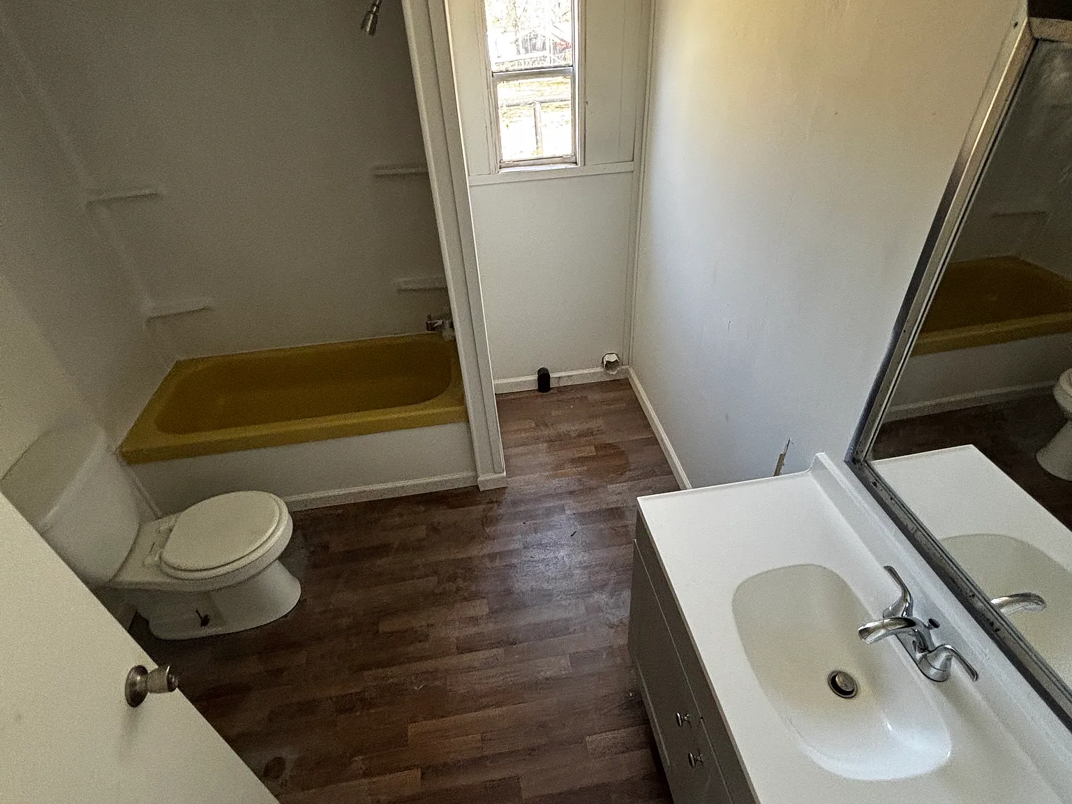 3 bed, 1.5 bath, 780 sqft, $1,000 — Photo 4