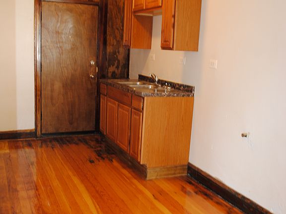 4th image of 918 N Menard Ave APT 1N