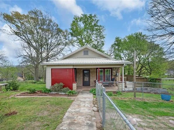 775 Union St, Summerville, GA 30747