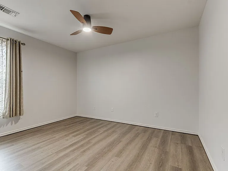15704 Caney Dr — Photo 28