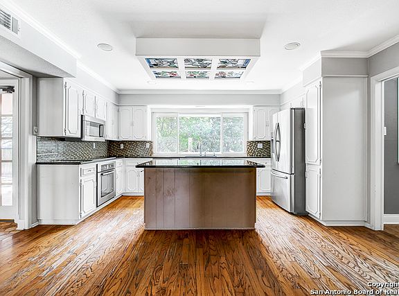4th image of 2819 Whisper Hill St
