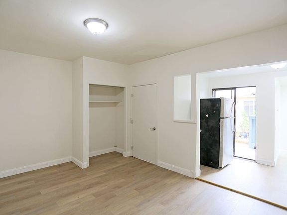 2nd image of 1540 Hyde St APT 4