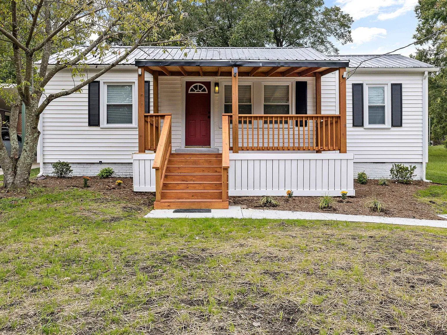 3 bed, 2.0 bath, 1150 sqft, $1,950 — Photo 1