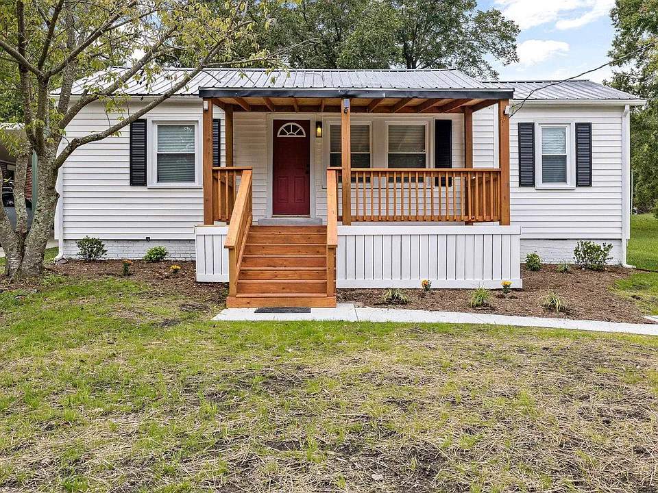 207 Delacroix St