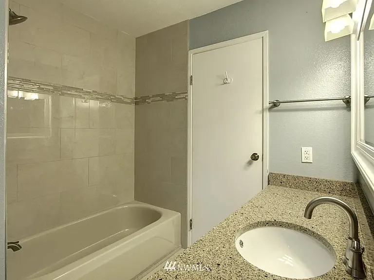 10512 NE 32nd Pl — Photo 12