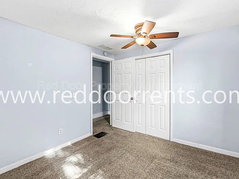 736 E Morris St — Photo 14