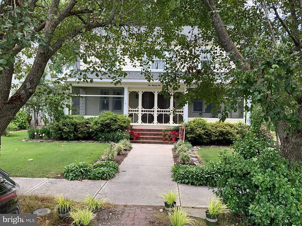 1st image of 305 Glenburn Ave