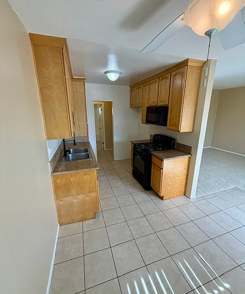 1009 Georgia St #25 — Photo 13