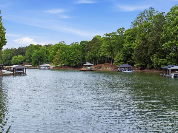 142 Seekirk Dr, Troutman, NC 28166