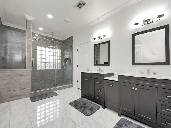 915 Hinsdale, Magnolia, TX 77354