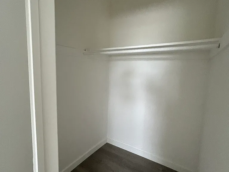 2501 Beverly Ave #24 — Photo 11