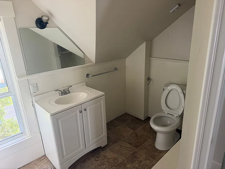 31 Oak St #2 — Photo 9