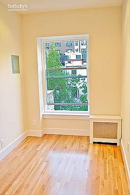 2nd image of 319 W 77th St APT 7