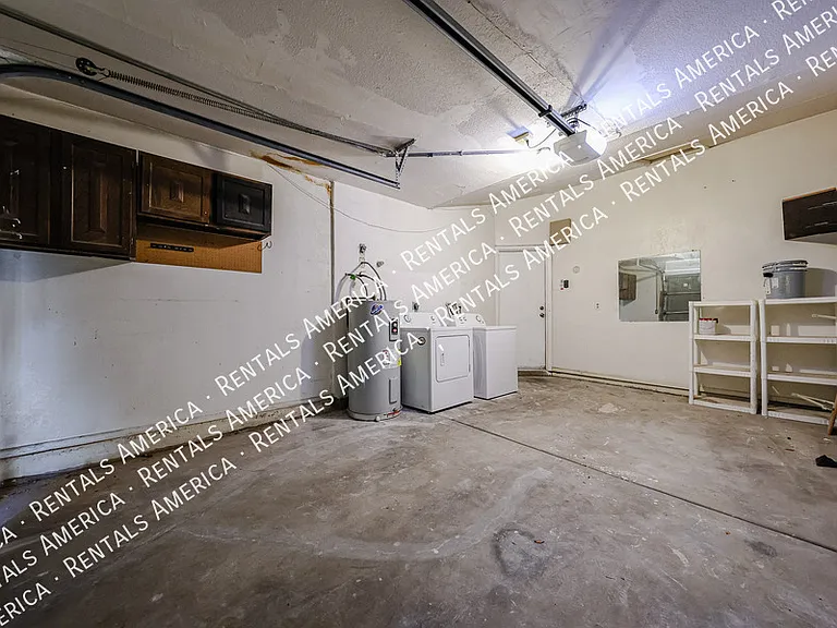 2834 E Isabella Ave — Photo 5