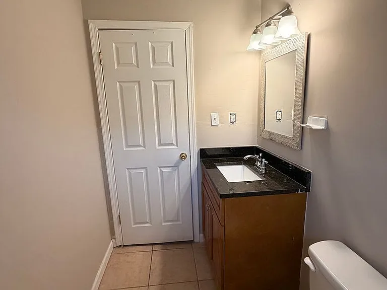 612-614 N College Dr — Photo 9