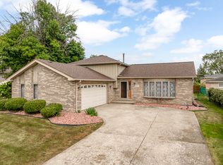 8515 Leclaire Ave, Burbank, IL 60459