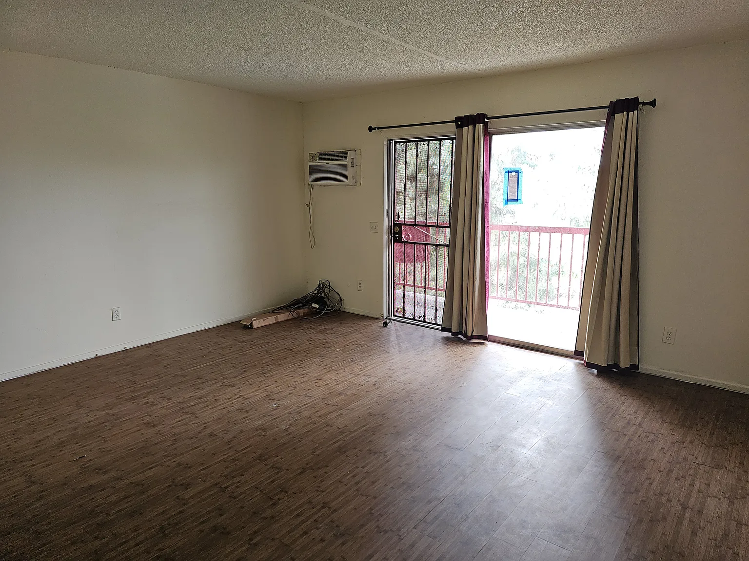 1 bed, 700 sqft, $1,800 — Photo 3