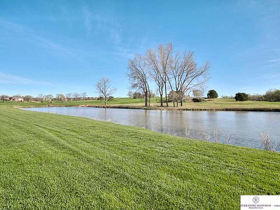 3rd image of 10725 Fairway Dr