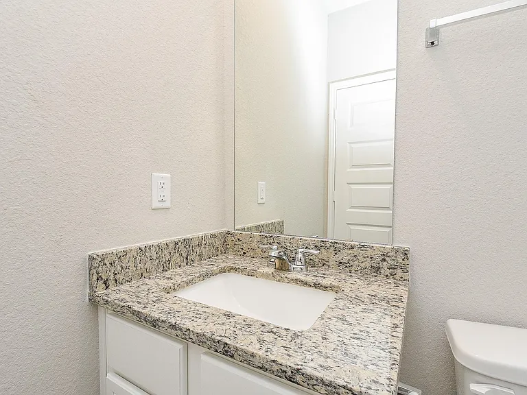14042 Chinook Dr — Photo 36