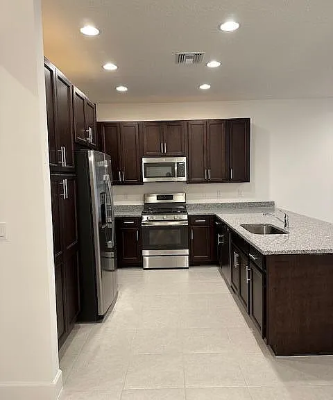 11785 SW Oceanus Blvd — Photo 6