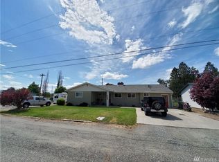 703 Kenwood St, Omak, WA 98841