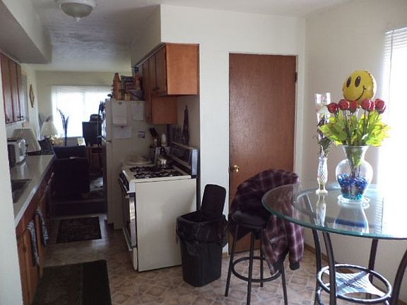Kitchen of 672 Ardella