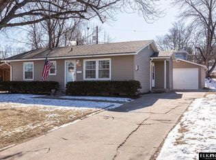 7533 Valley Rd, La Vista, NE 68128