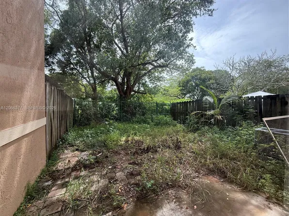8564 SW 214th Way, Cutler Bay, FL 33189
