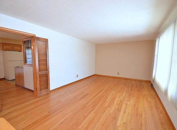 4th image of 3812 Florida Dr