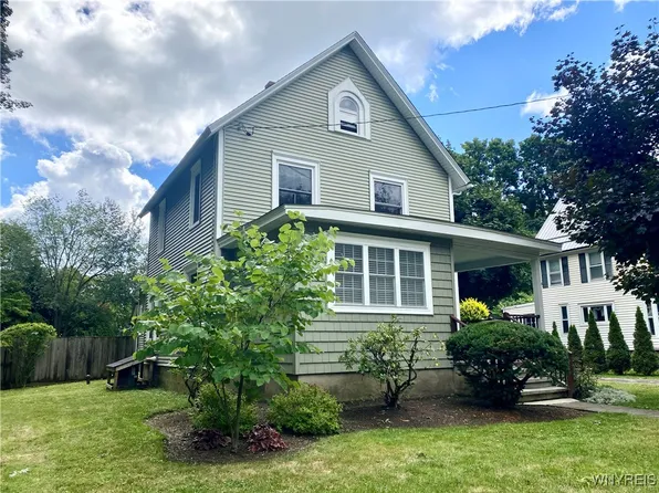 8489 N Main St, Eden, NY 14057