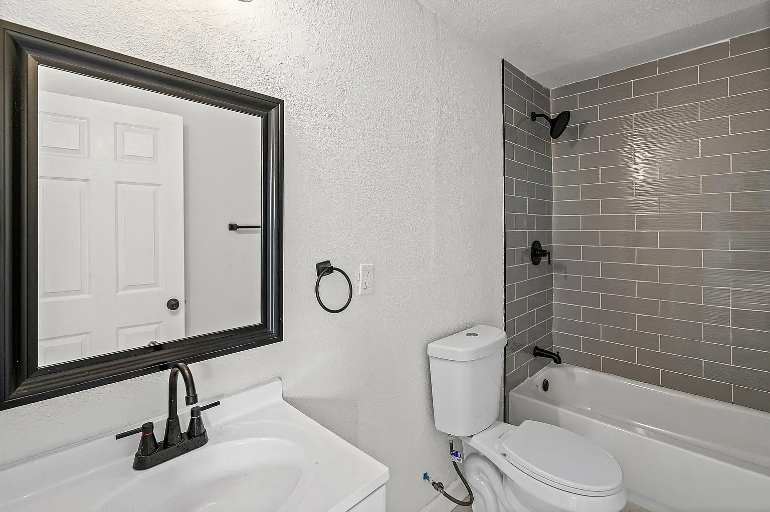 3 bed, $1,675 — Photo 4