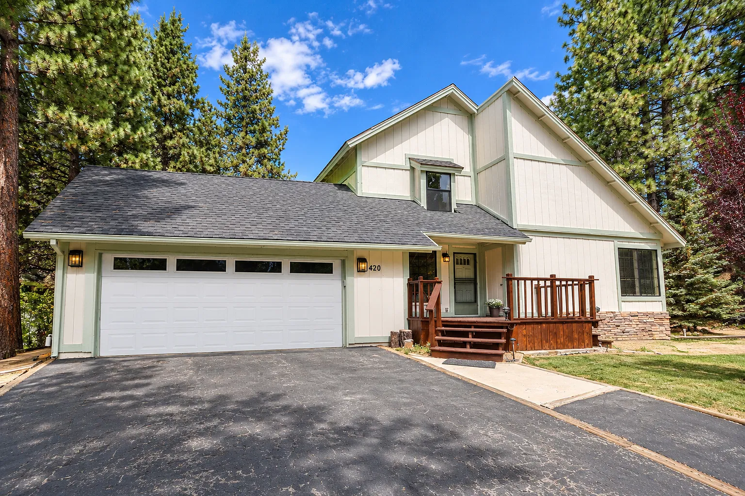3 bed, 2.5 bath, 1937 sqft, $2,450 — Photo 2
