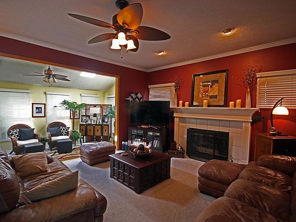 2nd image of 3931 Village Ct