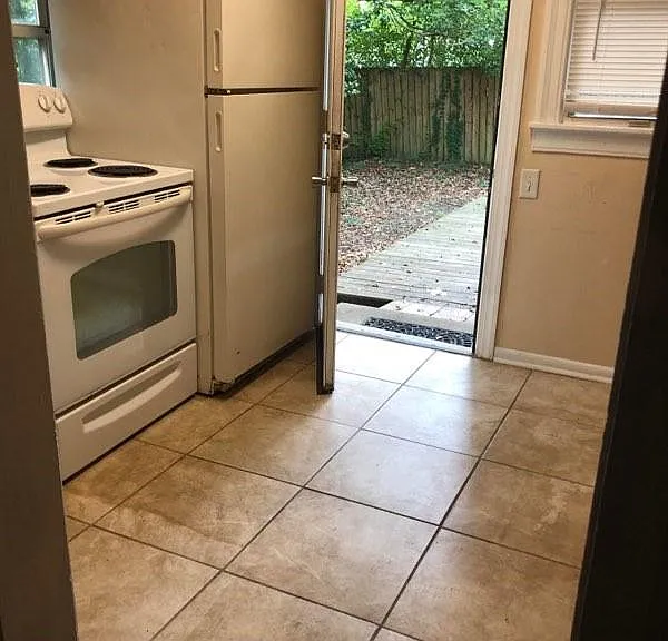 111 Westridge Dr — Photo 5