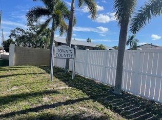 2924 Clark Rd APT 205, Sarasota, FL 34231