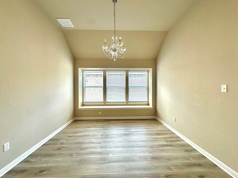 5977 Malta Cir — Photo 4