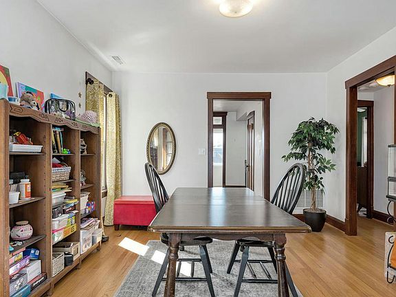 5th image of 3722 N Sawyer Ave #2