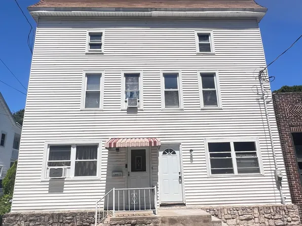 215 W Rowe St, Tamaqua, PA 18252