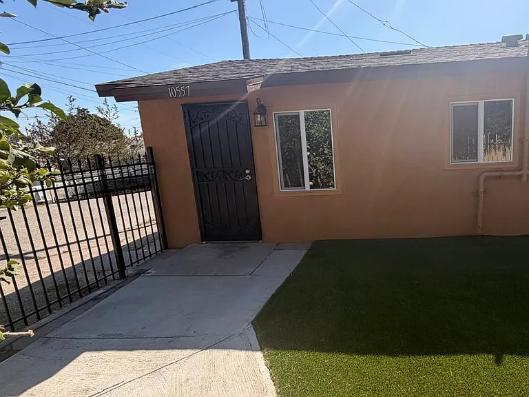 10557 Nopalito St — Photo 2