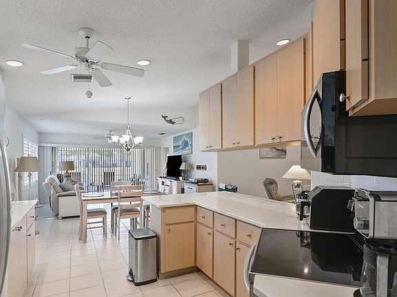 4th image of 8285 SE Double Tree Drive