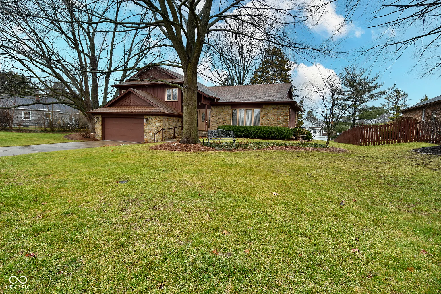 5120 Flintstone Dr photo 1